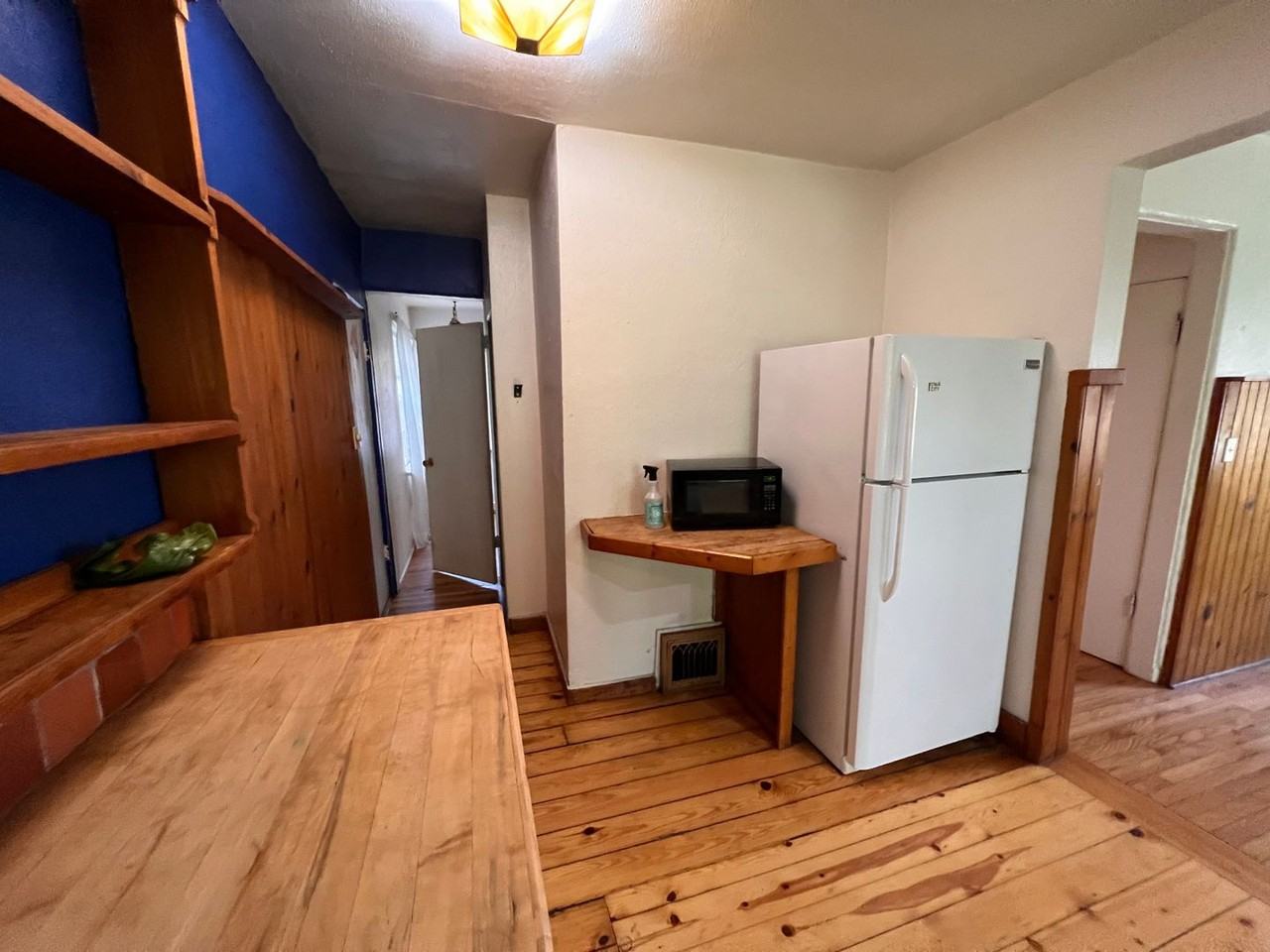 1324 Muscatine Ave - Photo 5 of 12