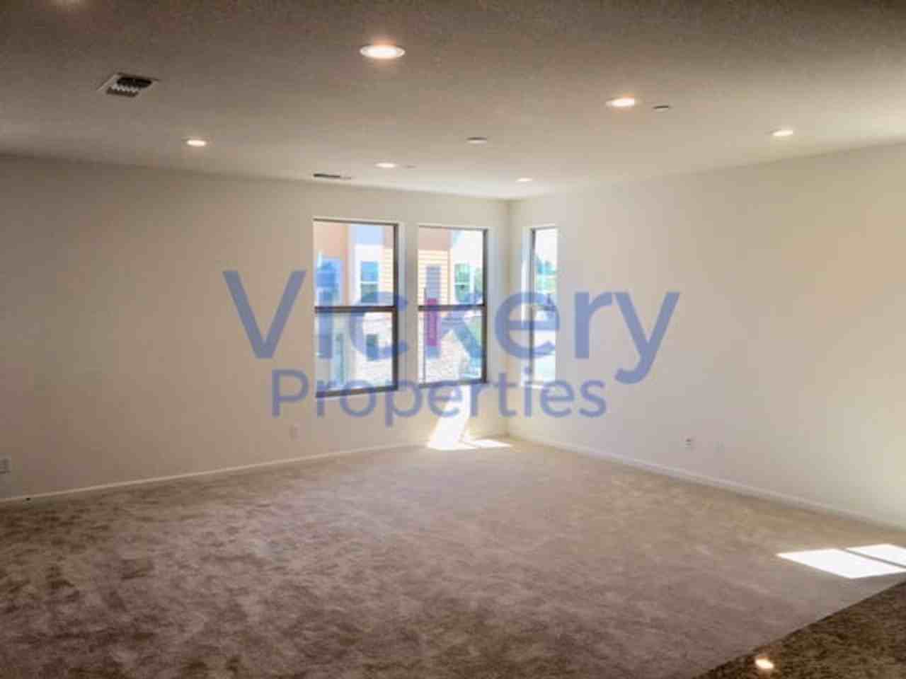 5536 Metropolitan Way - Photo 6 of 18