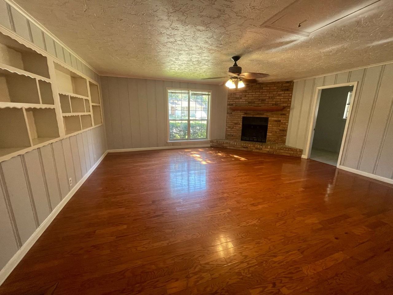 9357 Savanna Dr - Photo 6 of 16