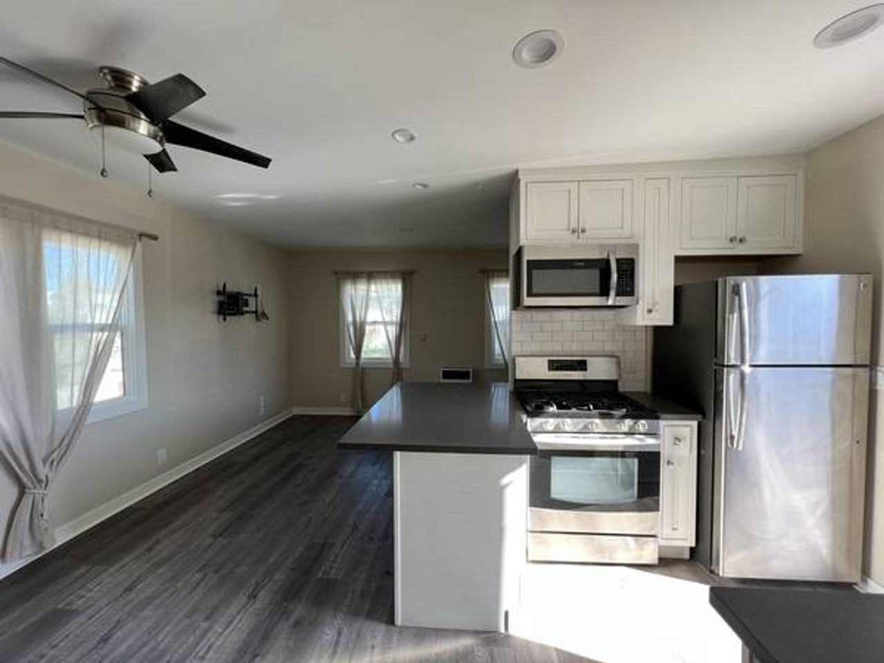 2053 Pierpont Blvd #C - Photo 6 of 16