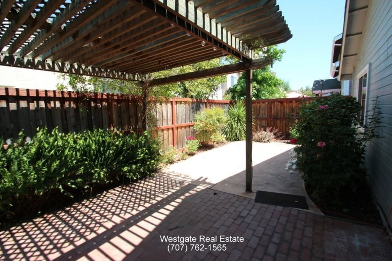 1801 Foxboro St - Photo 7 of 26