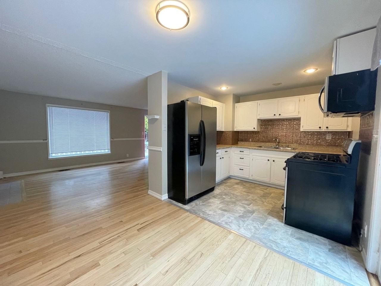 165 Ne 155th St - Photo 2 of 16