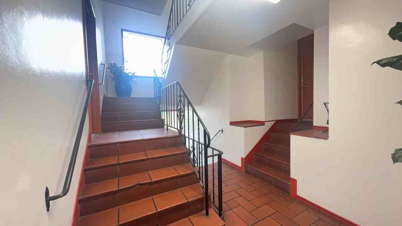 450 28th St - Photo 4 of 6