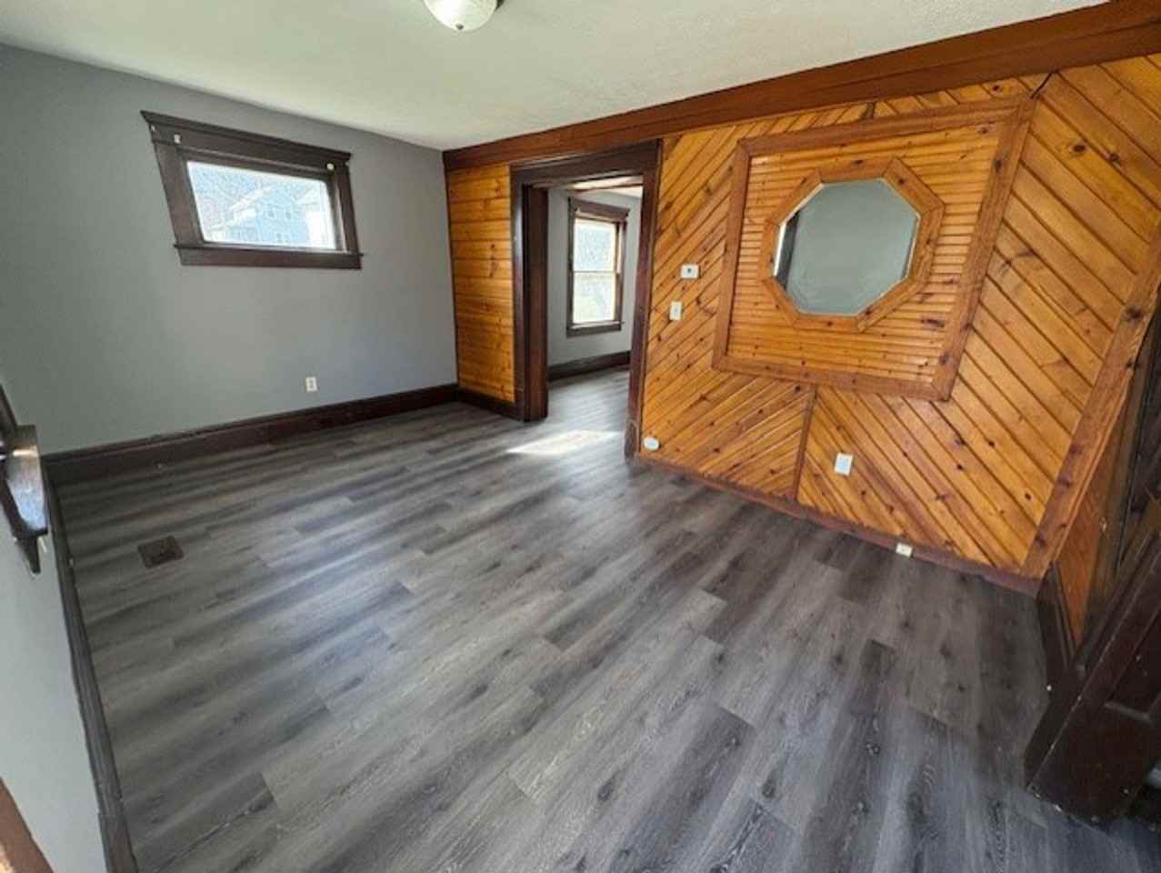 566 Sumner St - Photo 2 of 9