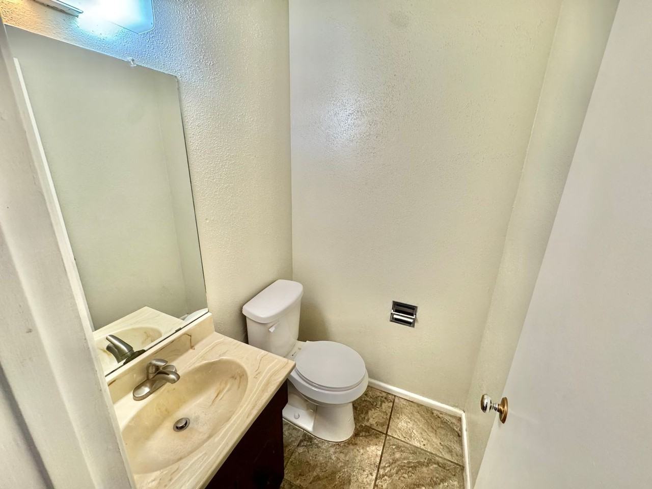 500 W Kiowa Dr - Photo 4 of 7