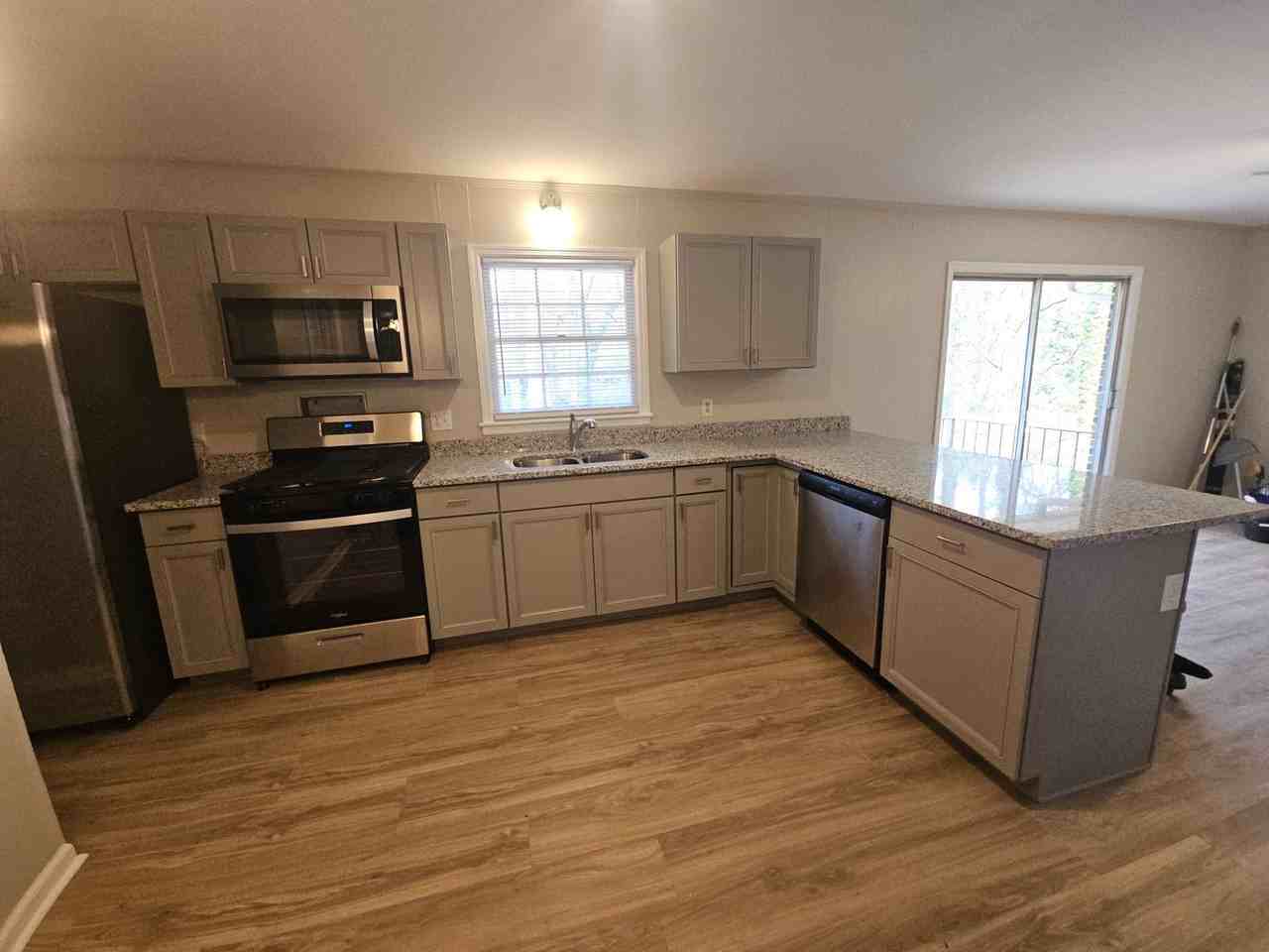 1550 Greenbrook Dr - Photo 3 of 12