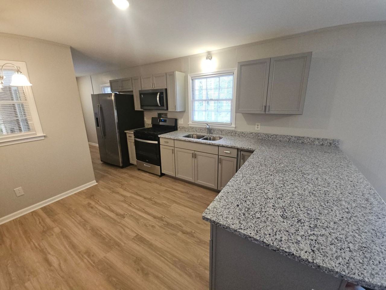 1550 Greenbrook Dr - Photo 4 of 12