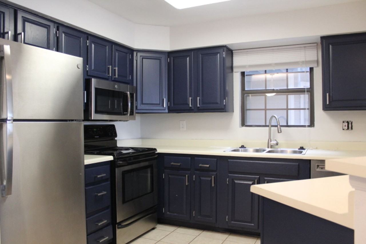 12024 W Cross Dr - Photo 3 of 22