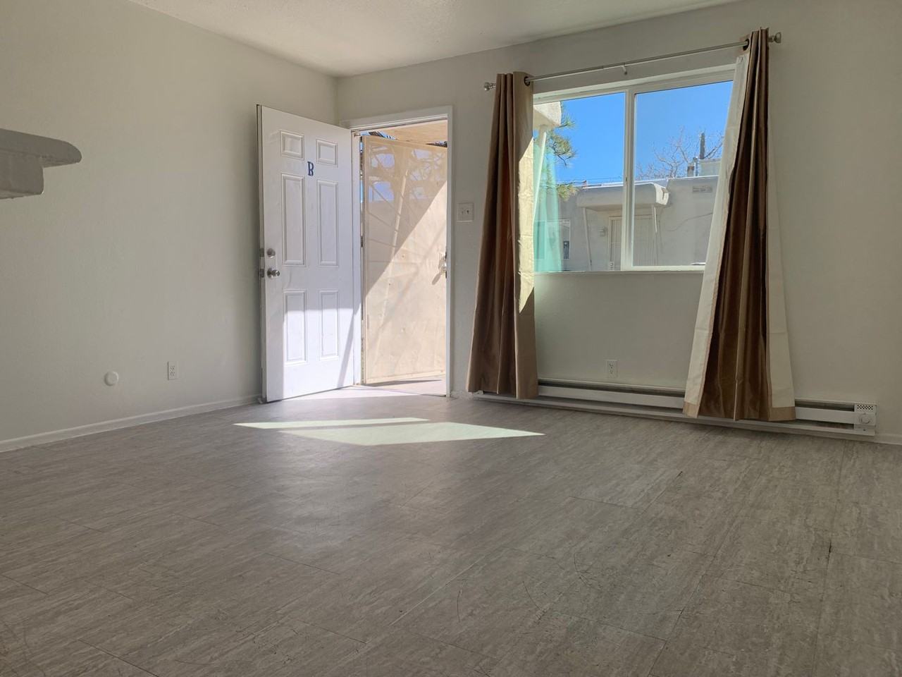 211 Texas St NE - Photo 4 of 16