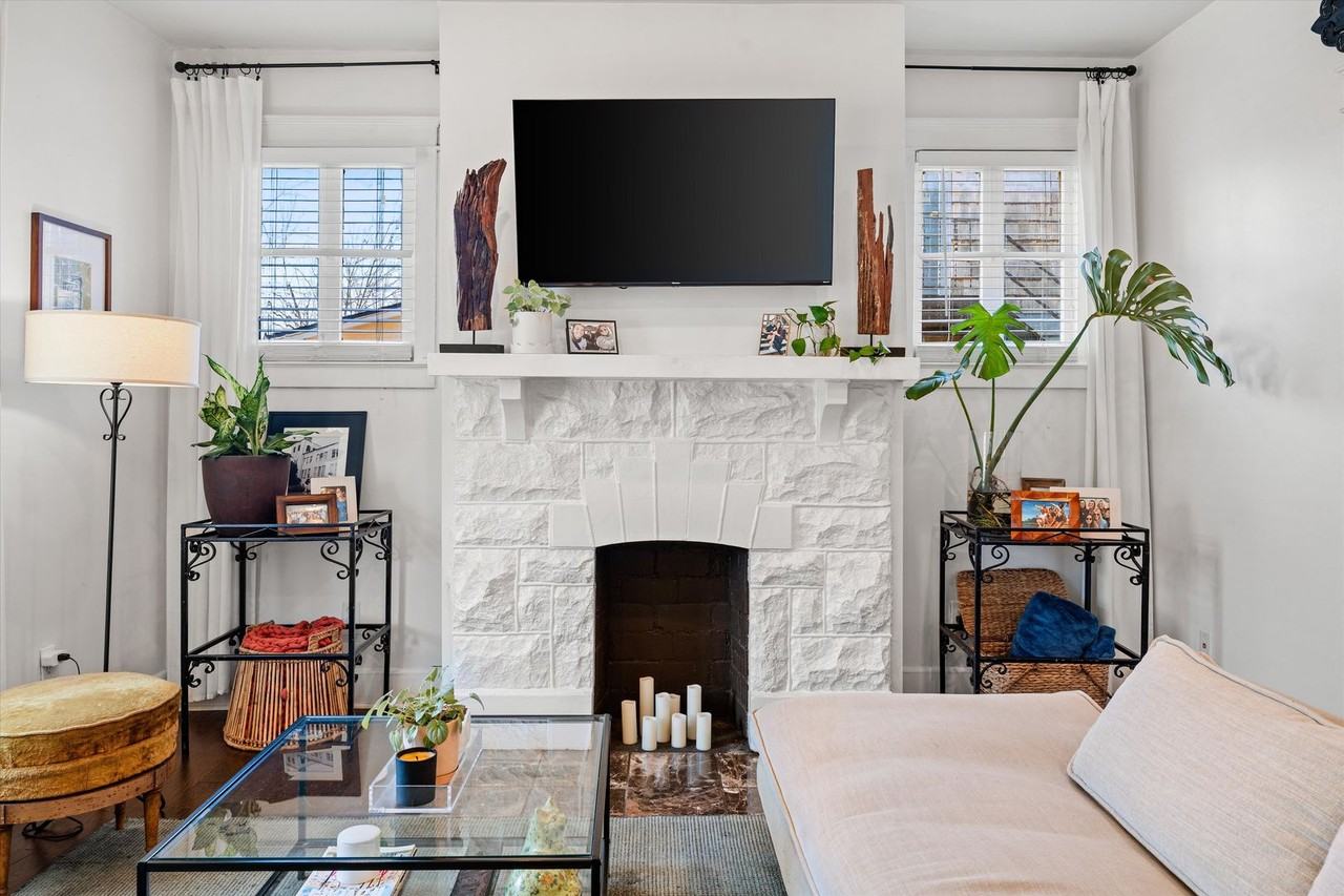 943 W Eastland Ave - Photo 6 of 43