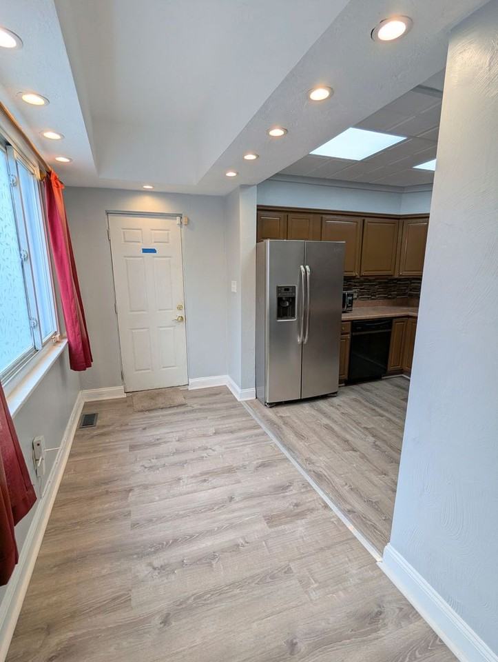 865 Marshall Ave - Photo 4 of 21