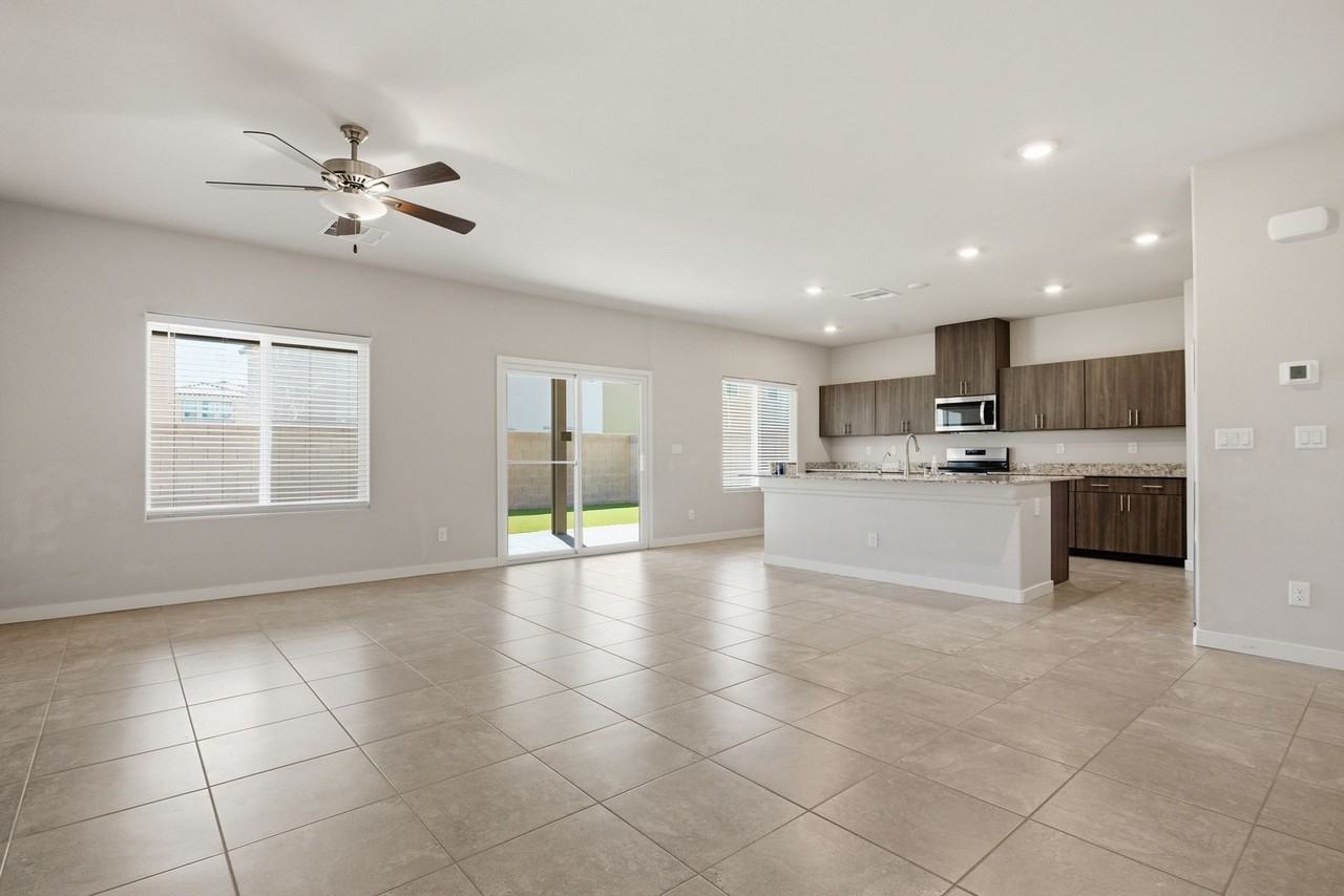 3763 Corellia Ave - Photo 5 of 47