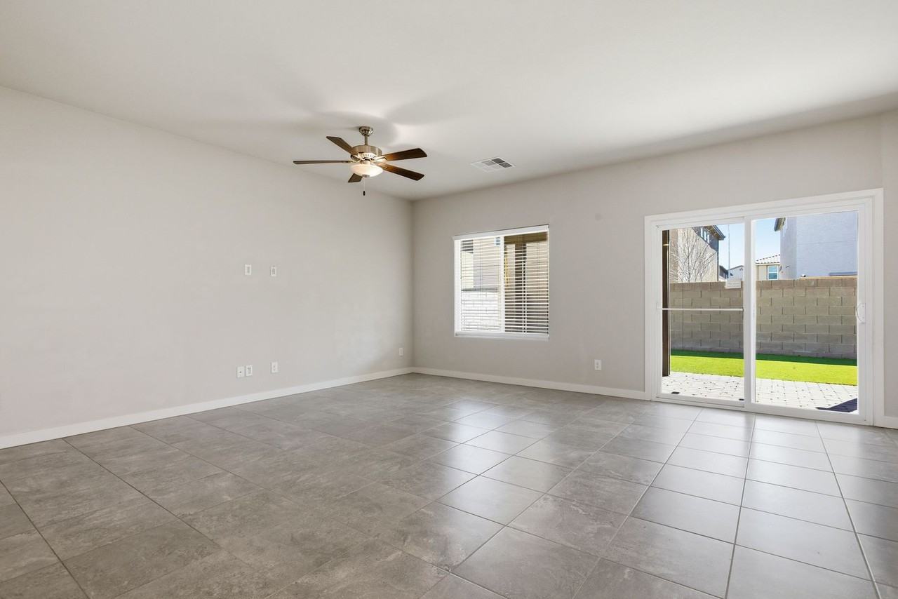 3763 Corellia Ave - Photo 7 of 47