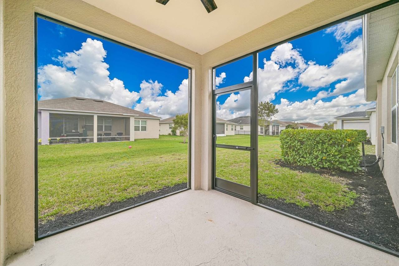 17325 Coastal Ridge Dr - Photo 5 of 27