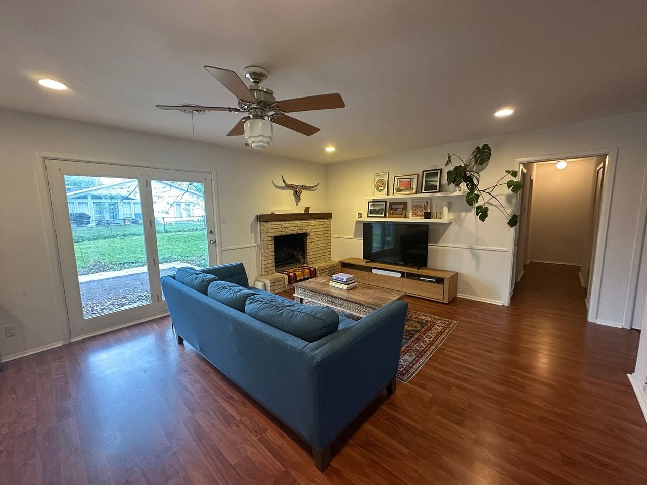 1908 Pompton Dr - Photo 4 of 22