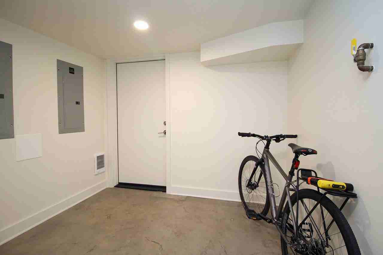 3734 Se 26th Ave - Photo 3 of 17