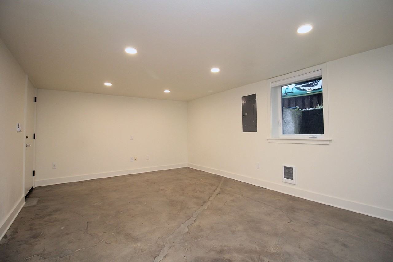 3734 Se 26th Ave - Photo 4 of 17