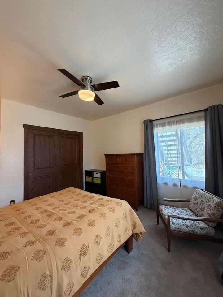 350 Greenway Dr - Photo 4 of 13