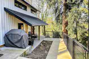 3411 Se Naef Rd - Photo 1 of 1