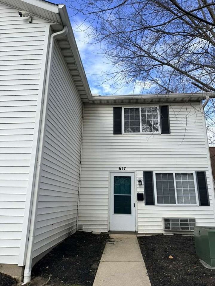 617 Mentor Ave - Photo 2 of 9