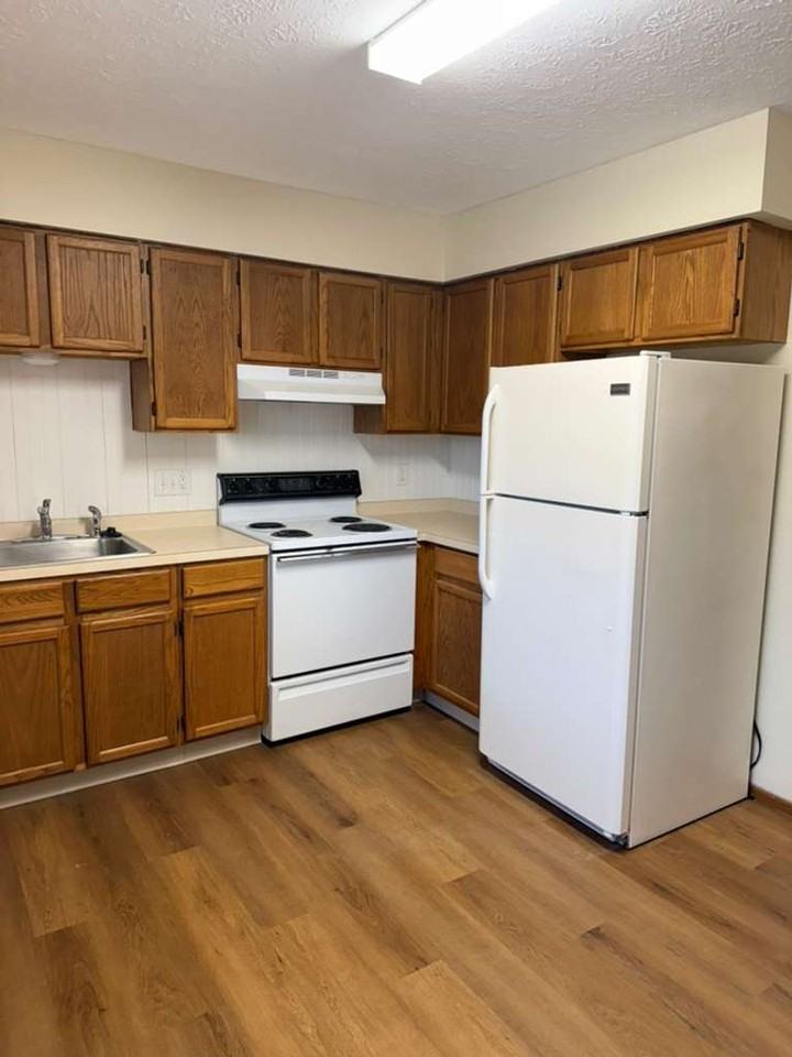 617 Mentor Ave - Photo 6 of 9