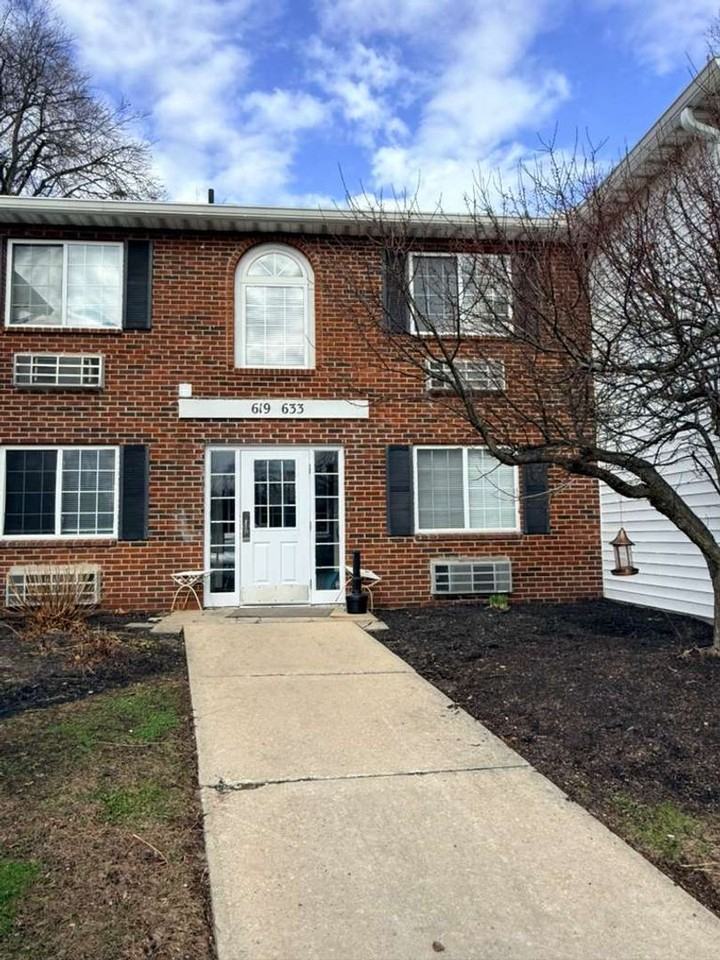 629 Mentor Ave - Photo 2 of 9