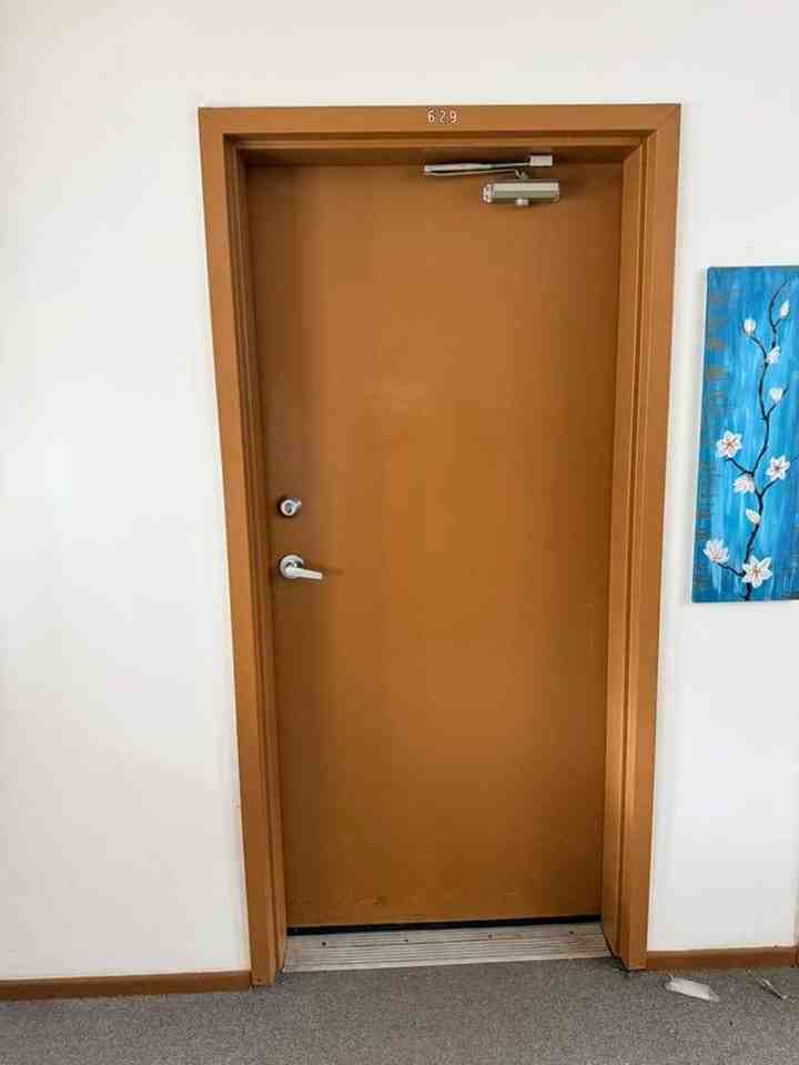 629 Mentor Ave - Photo 4 of 9