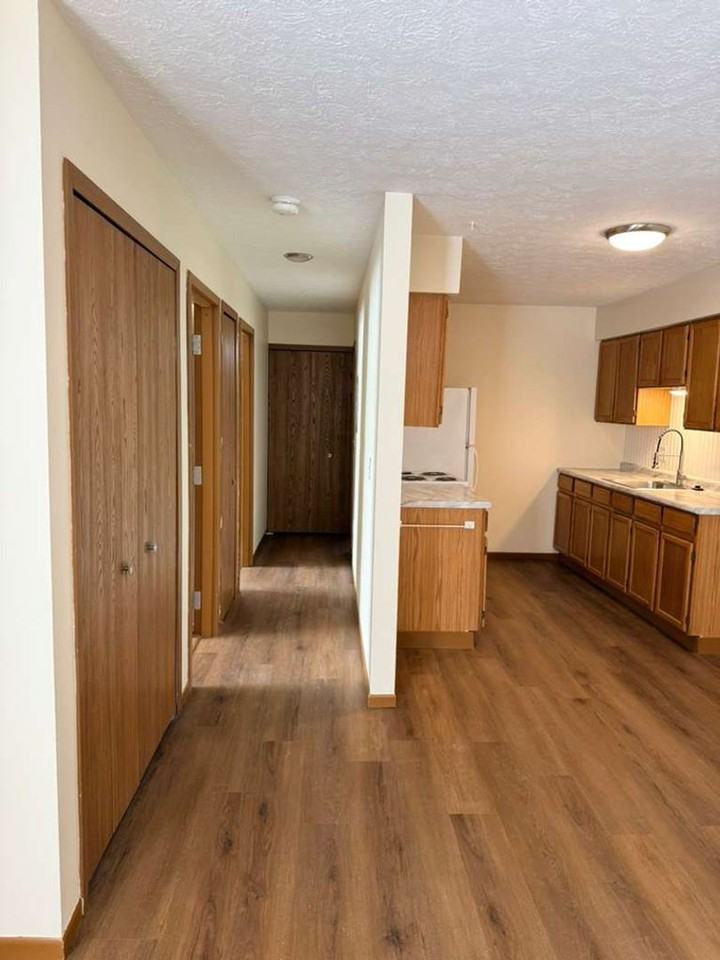 629 Mentor Ave - Photo 5 of 9