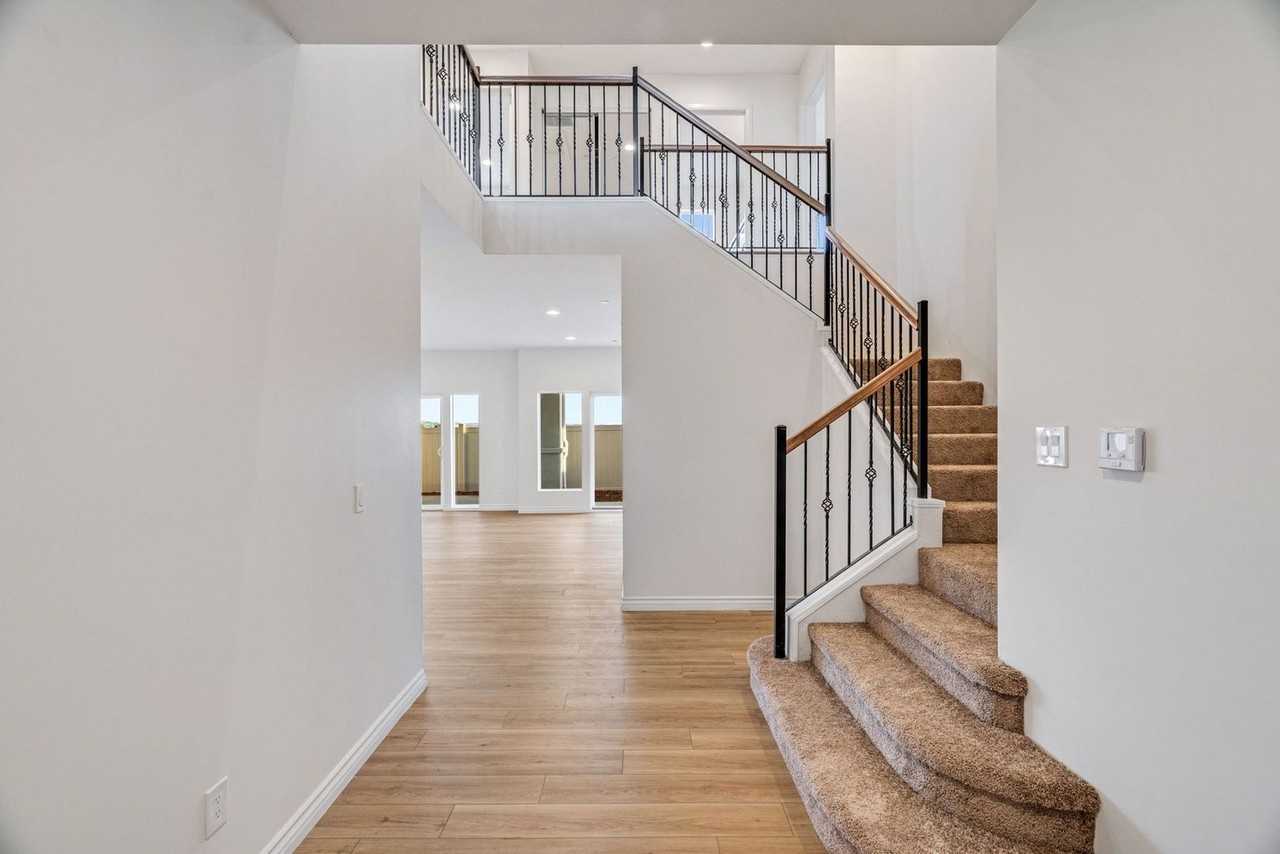 8501 Grove Hill Ct - Photo 2 of 15