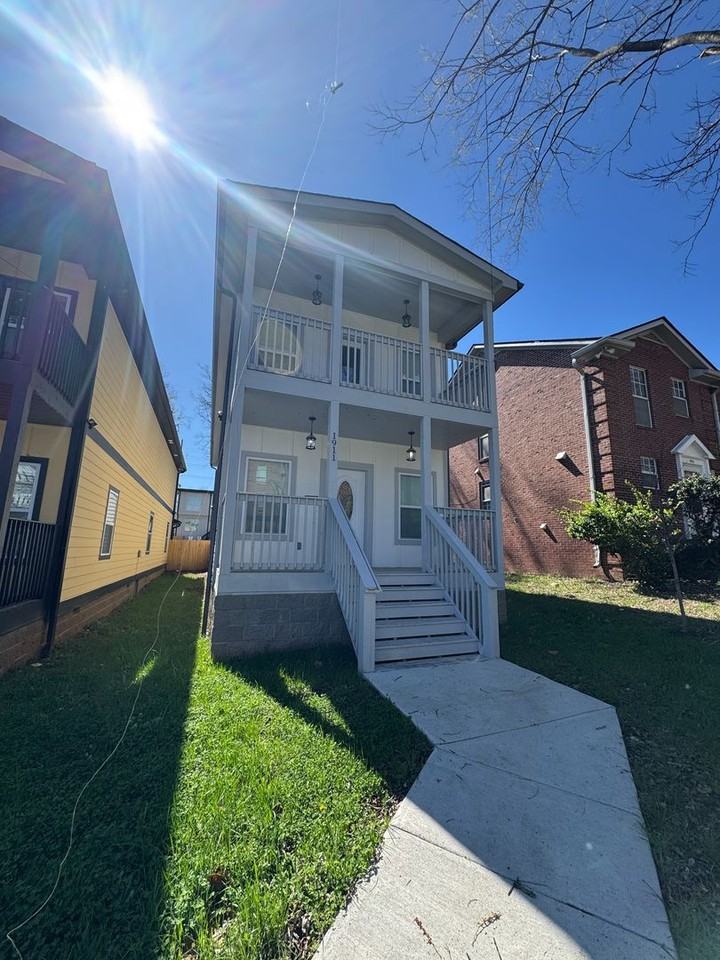 1911 Hermosa St - Photo 3 of 33