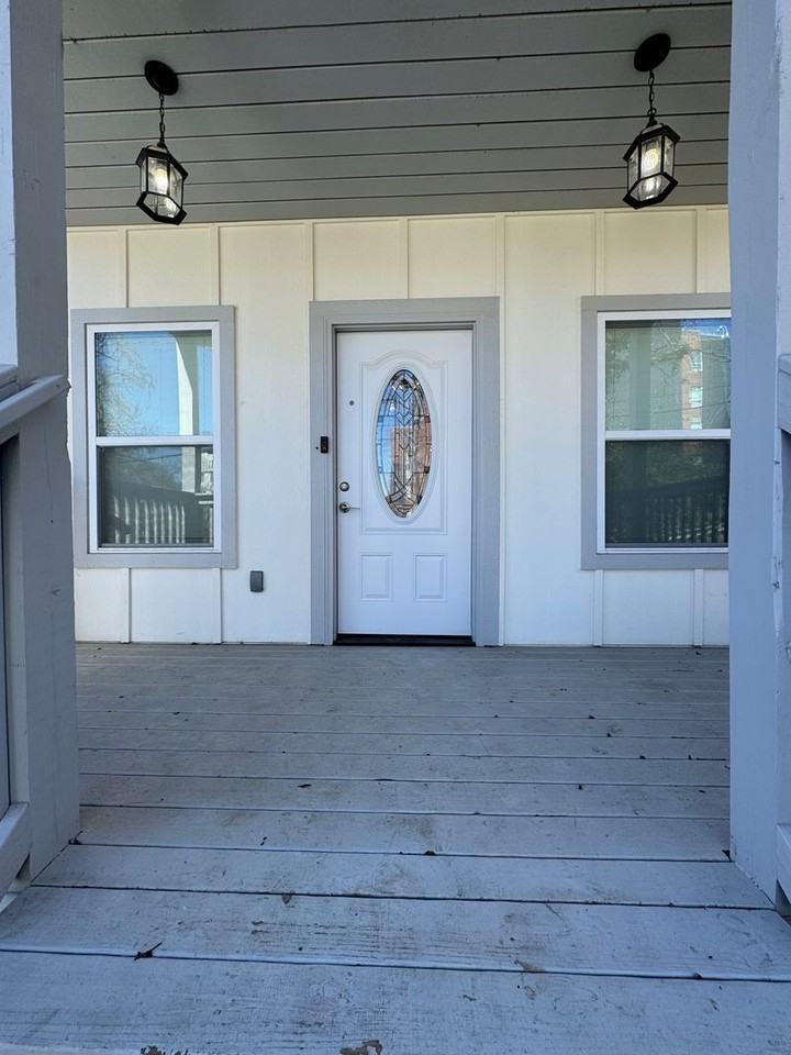 1911 Hermosa St - Photo 5 of 33