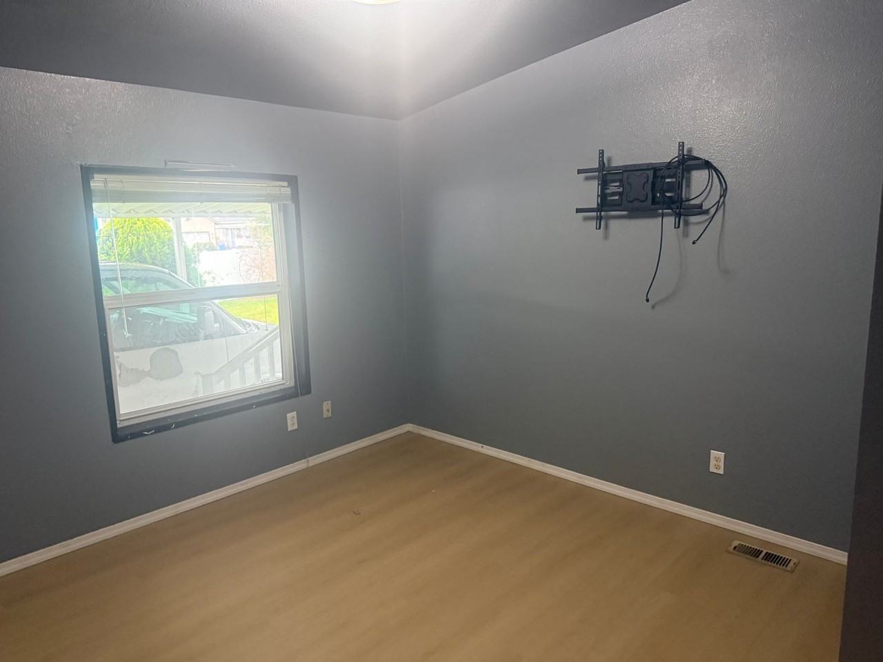 1904 N 32nd Pl - Photo 5 of 16