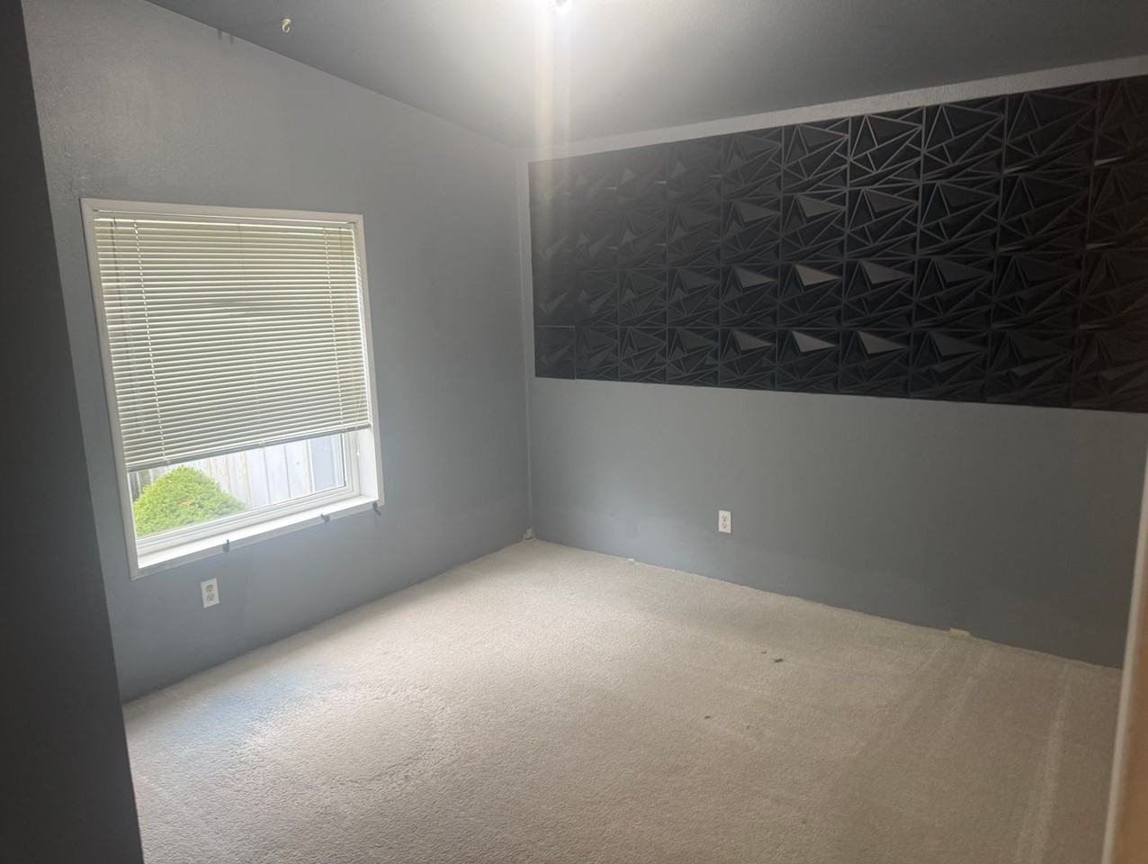 1904 N 32nd Pl - Photo 6 of 16