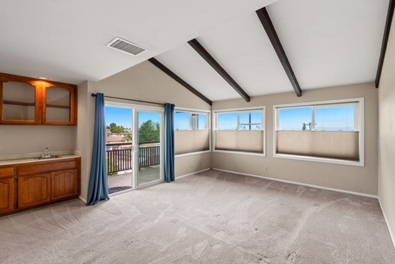 1066 W 11th St #4 - Photo 3 of 16