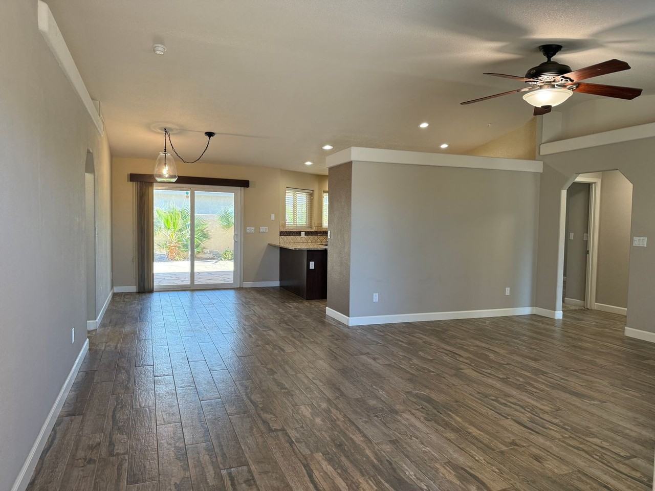 3564 Fiesta Dr - Photo 4 of 28