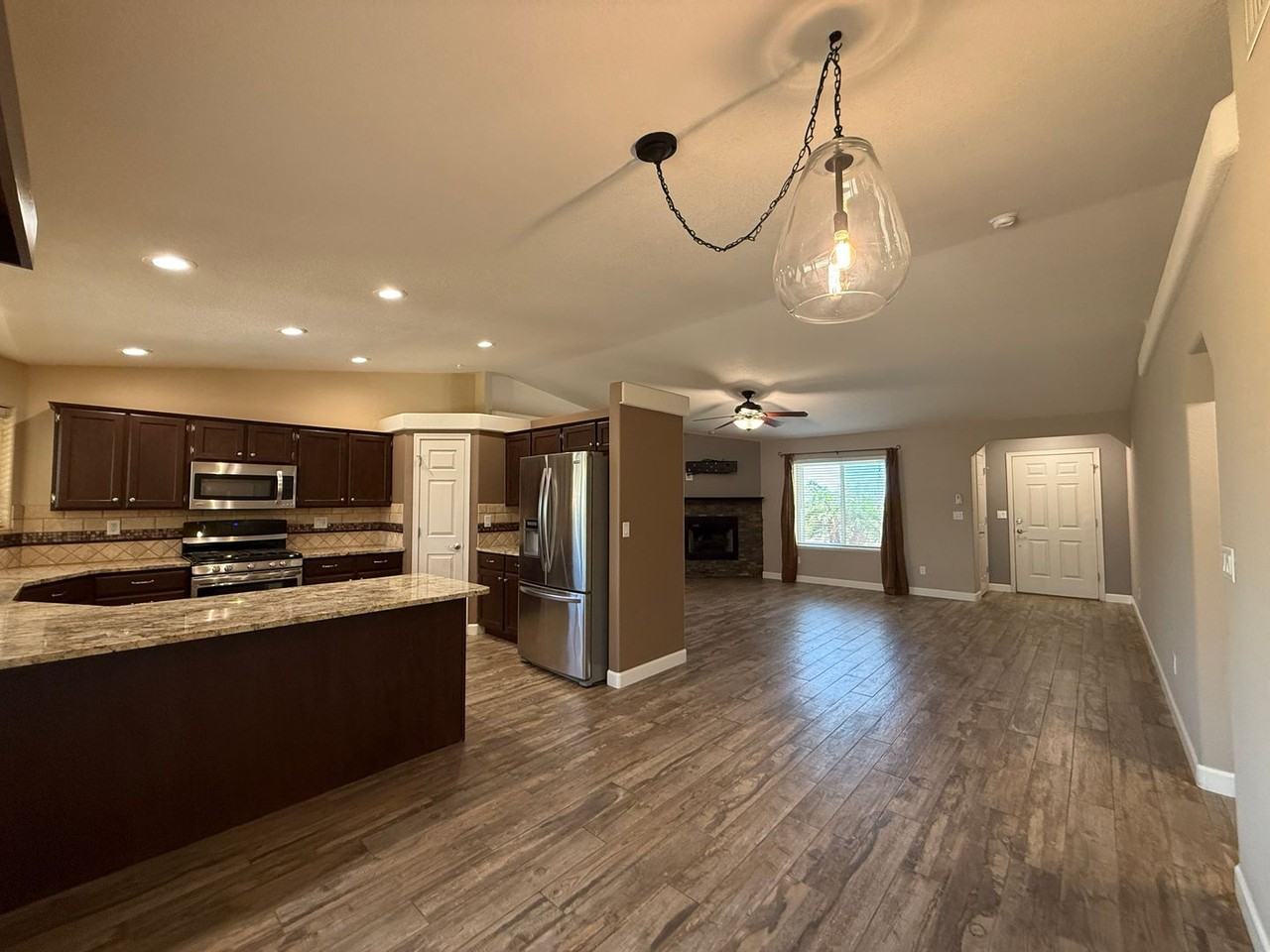 3564 Fiesta Dr - Photo 5 of 28