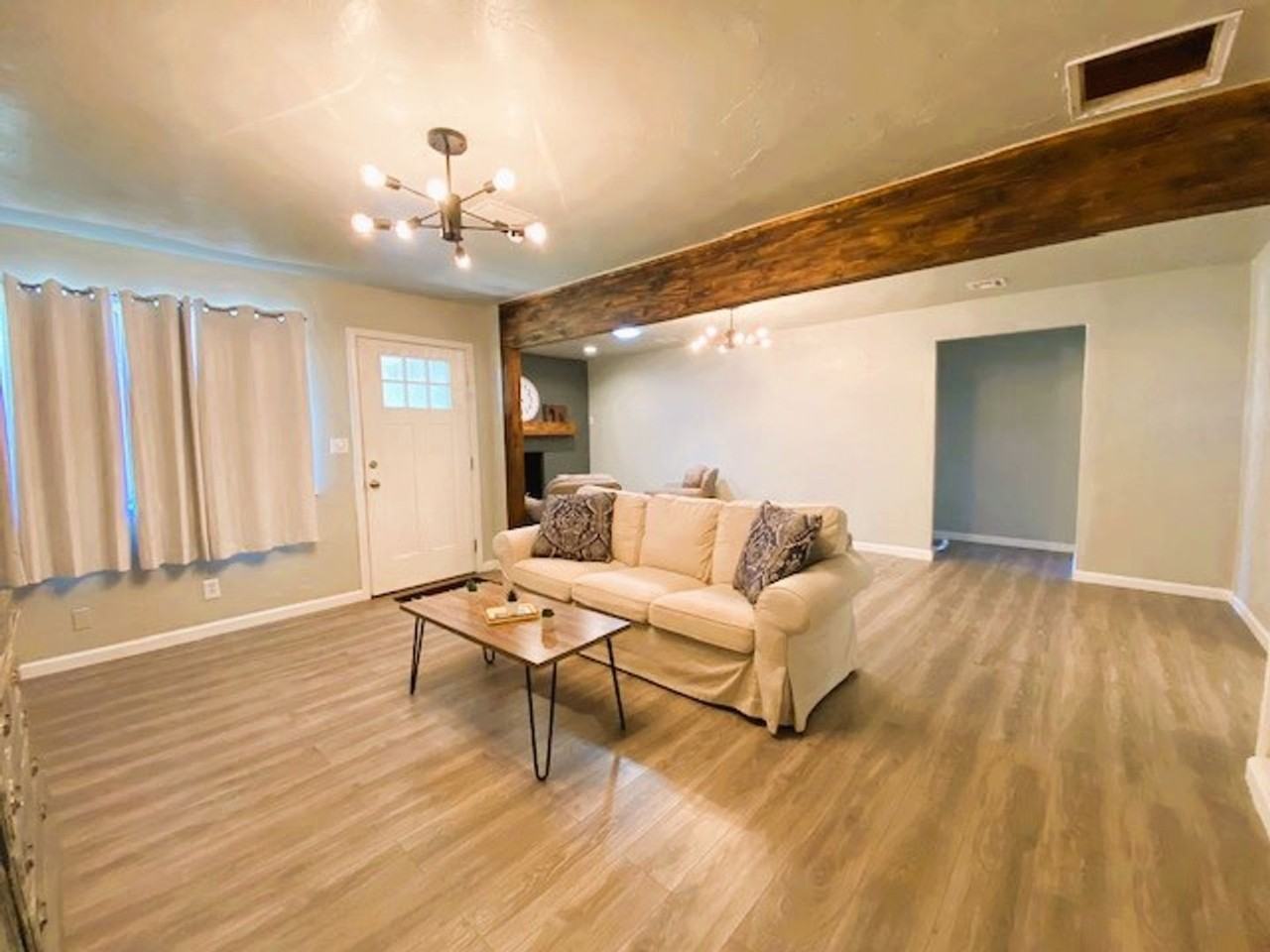 1100 Elmhurst St - Photo 3 of 21