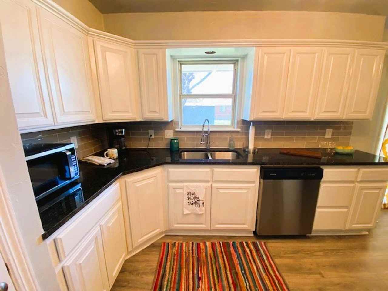 1100 Elmhurst St - Photo 6 of 21