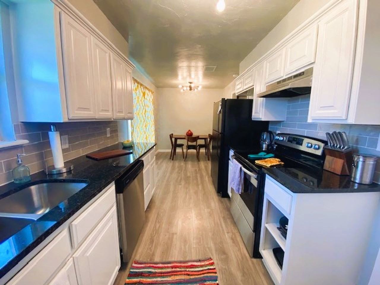 1100 Elmhurst St - Photo 7 of 21