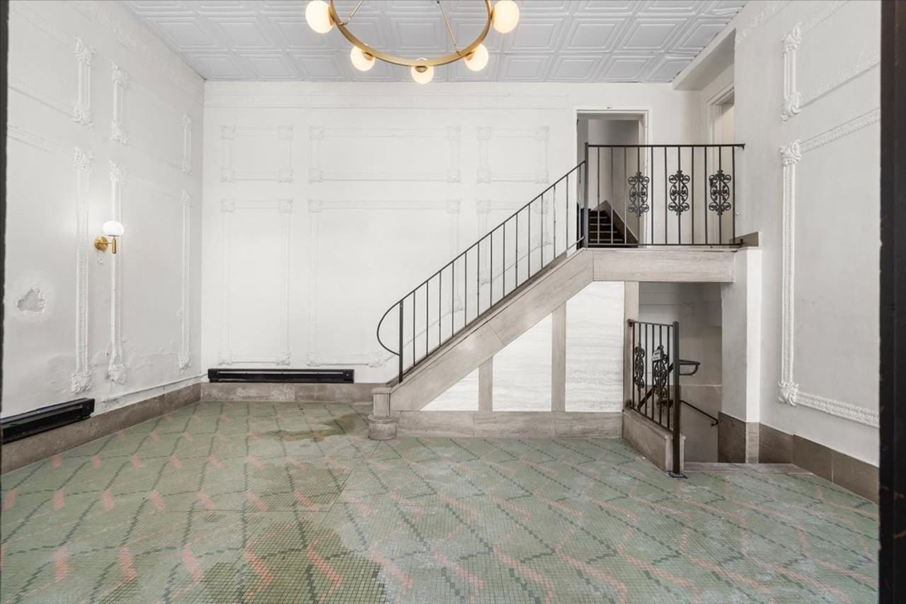 BEL590 - Photo 2 of 50