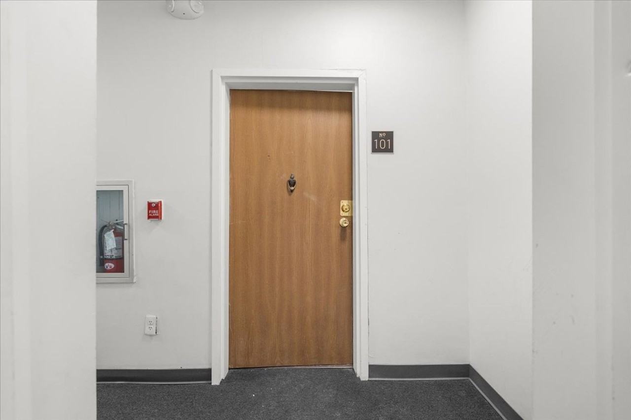 BEL590 - Photo 4 of 50