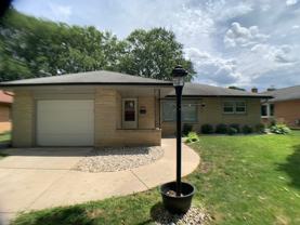 8111 W Raymond Ln - Photo 1 of 1