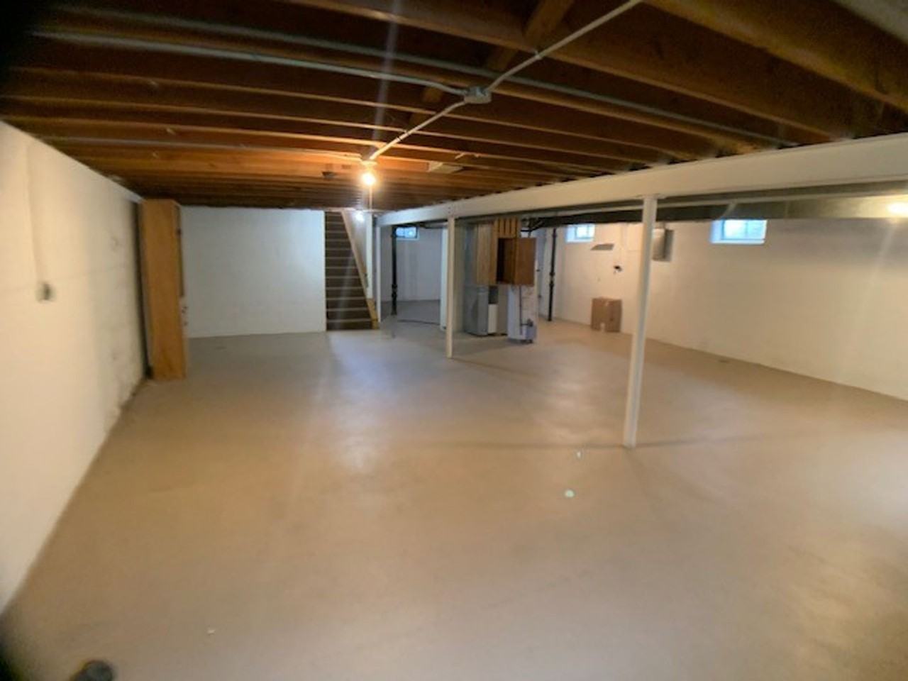 8111 W Raymond Ln - Photo 7 of 13