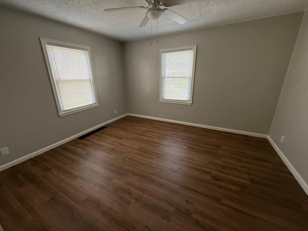 123 Donnelly Dr - Photo 2 of 13