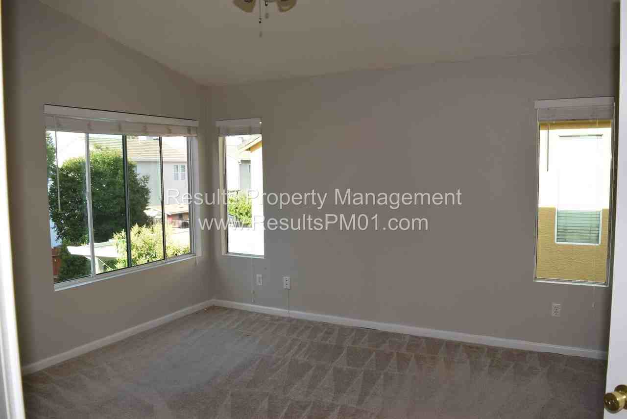 2833 Babson Dr - Photo 4 of 7