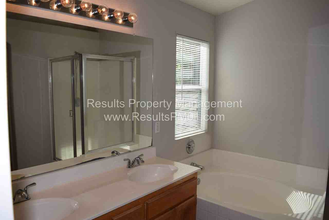 2833 Babson Dr - Photo 5 of 7