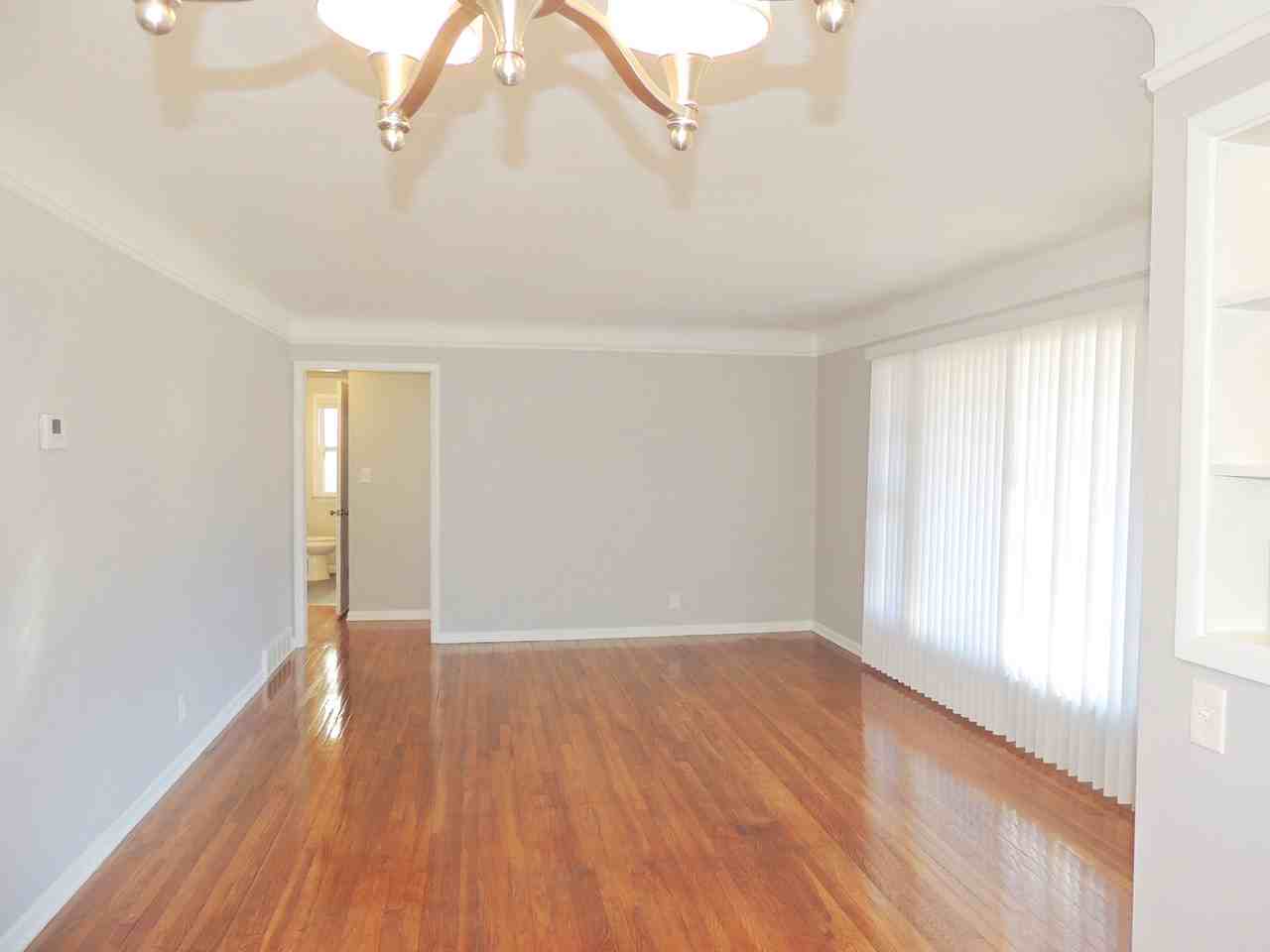 27693 Fullerwood Dr - Photo 2 of 17