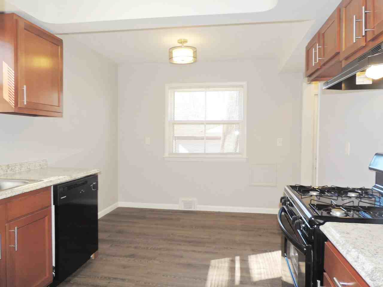 27693 Fullerwood Dr - Photo 4 of 17