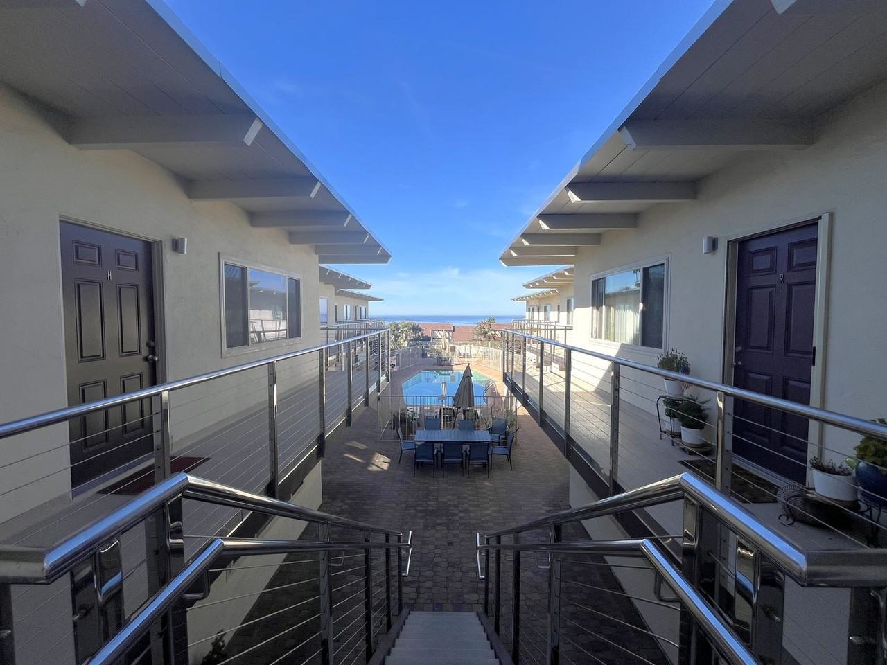 519 Stratford Ct #C - Photo 3 of 26