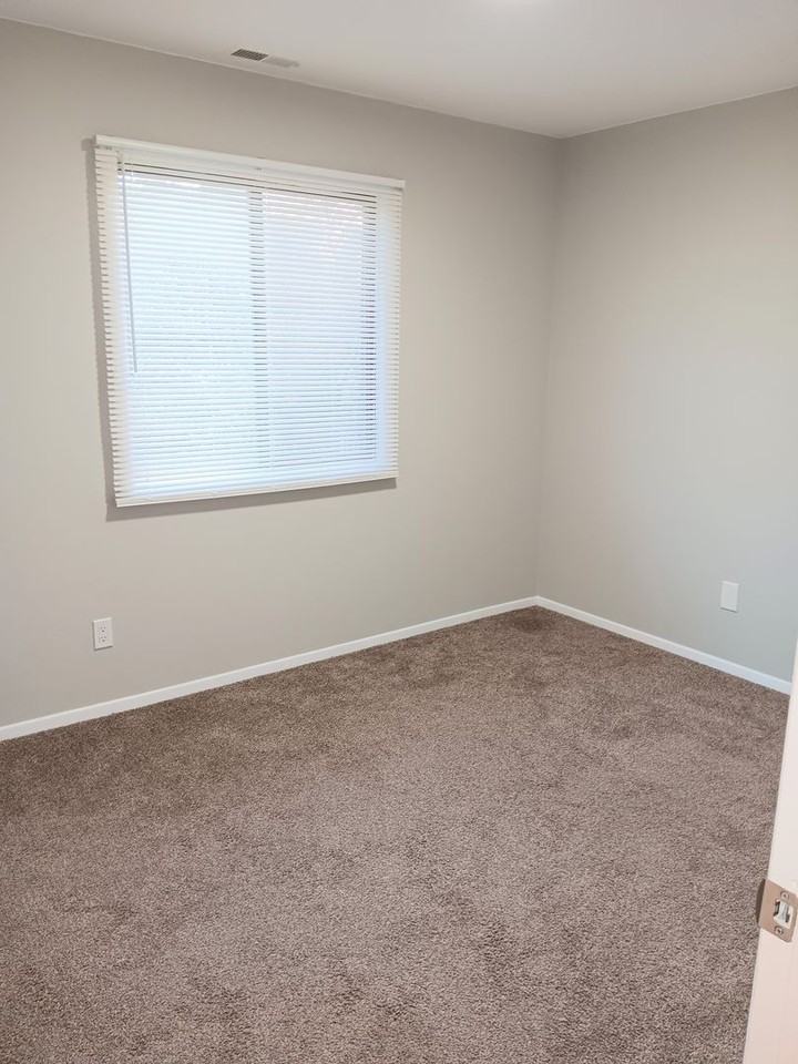 2115 Tupelo Ln - Photo 3 of 19